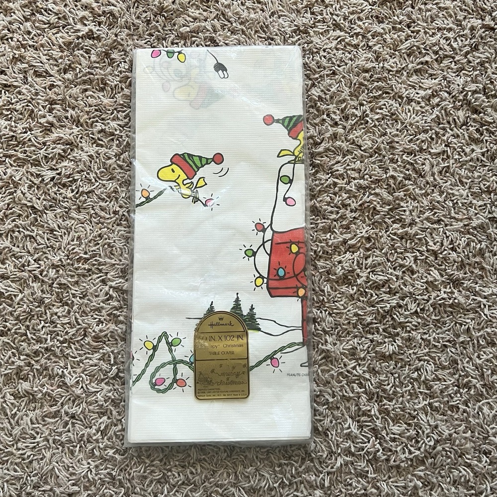 Hallmark Peanuts Vtg Paper Christmas Tablecloth‎ 60"x102" New  Snoopy Woodstock